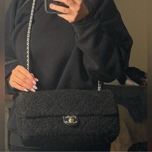 Elegant Chanel Black Chain Shoulder Bag